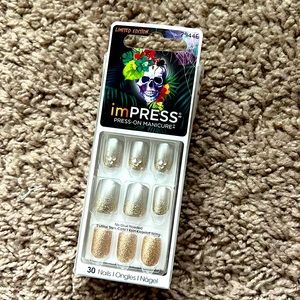 Impress press on manicure